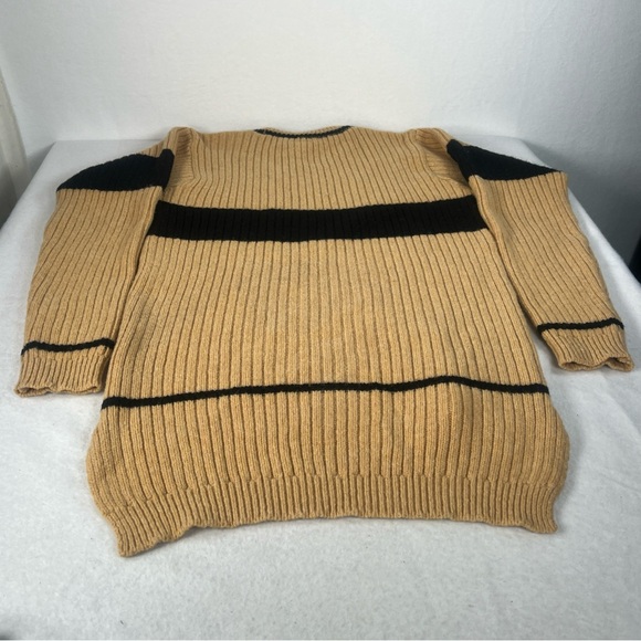 Harry Potter Sweater Youth XL Hufflepuff Pullover Wool Blend Patch Knit EUC - Picture 14 of 16